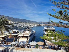 Huge penthouse with private suites shared terrace and kitchen BEST VIEWS